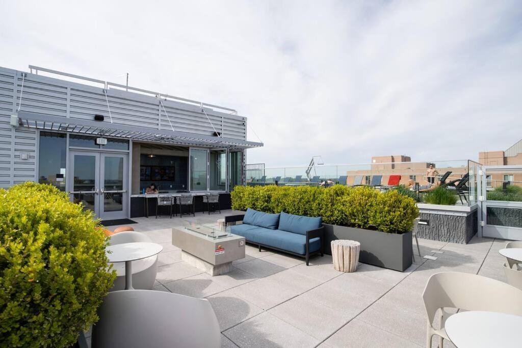 Stylish Condo At Clarendon With Rooftop Views Arlington Zewnętrze zdjęcie